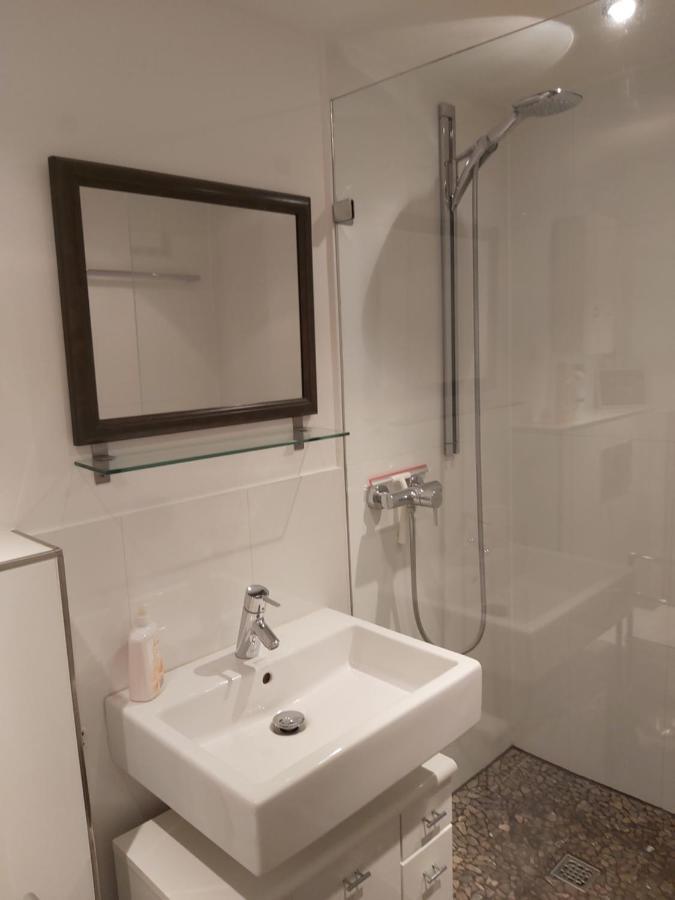 Well Located Flat With Balcony Apartamento Düsseldorf Exterior foto